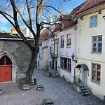 Old Town - Vene *